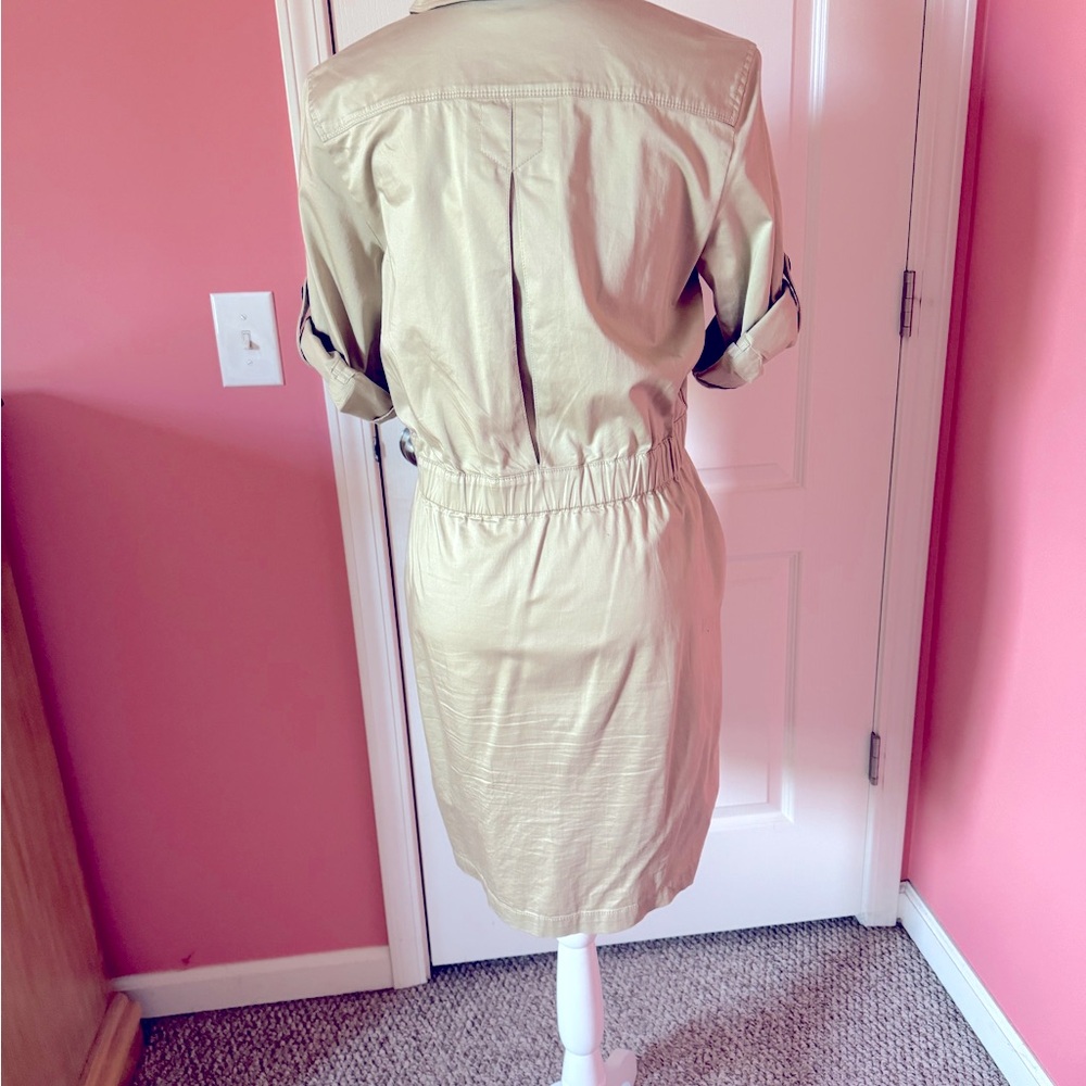 Khaki color dress!